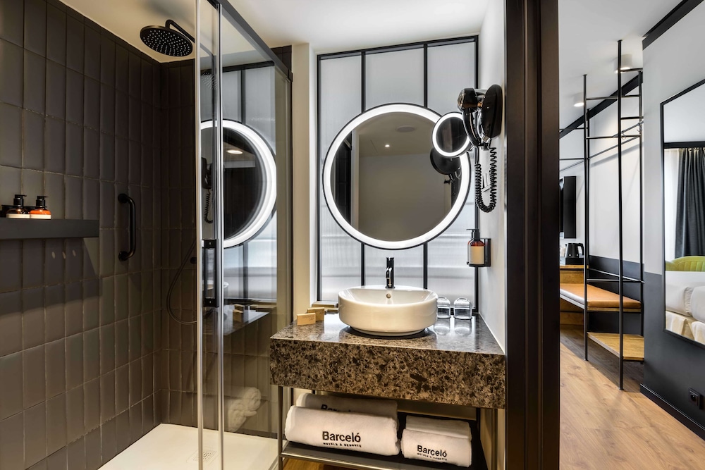 Superior Room - Photo 16
