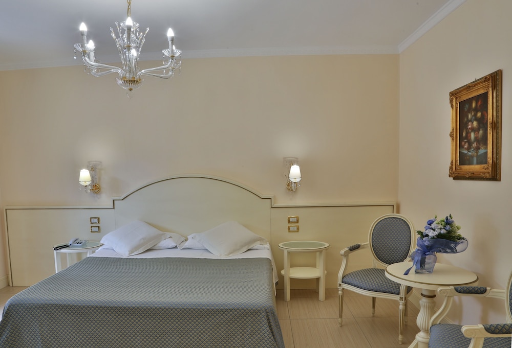 Deluxe Room, Multiple Beds, Balcony (Twin bed on request) photo 2