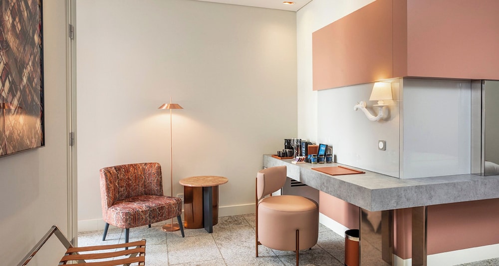 Grand with Multiple Beds (Non Smoking)