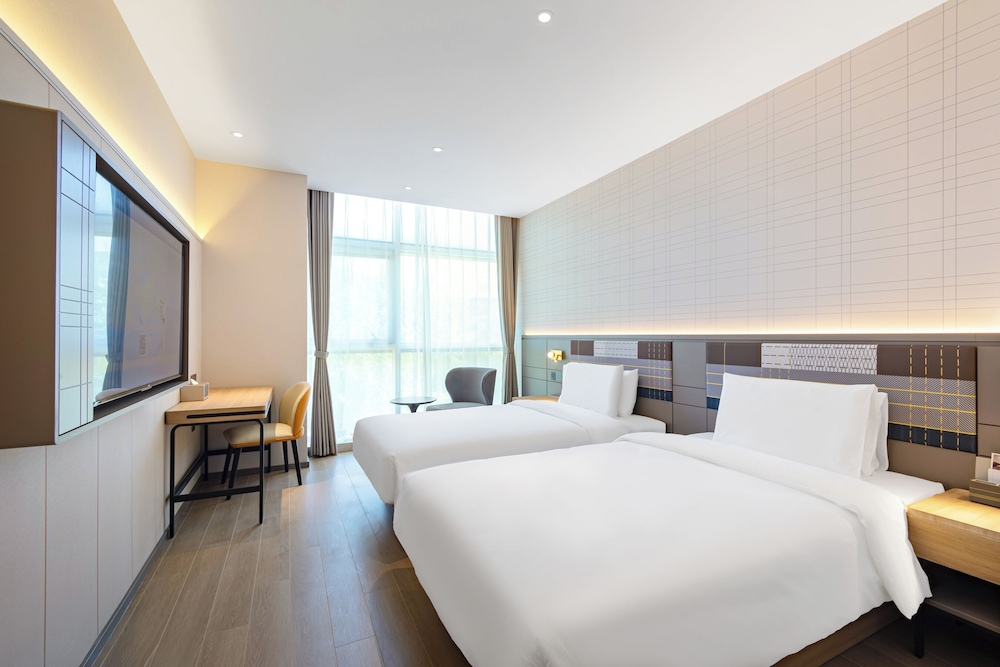 Classic Double Room, City View