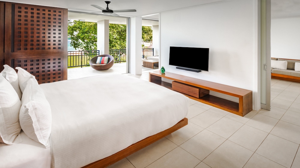 Suite, 1 Bedroom, Balcony, Beachfront photo 1