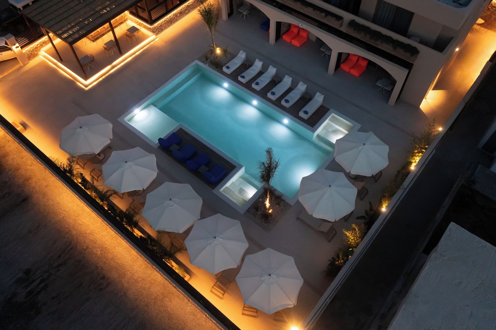 Deluxe Double or Twin Room, Poolside - Photo 12