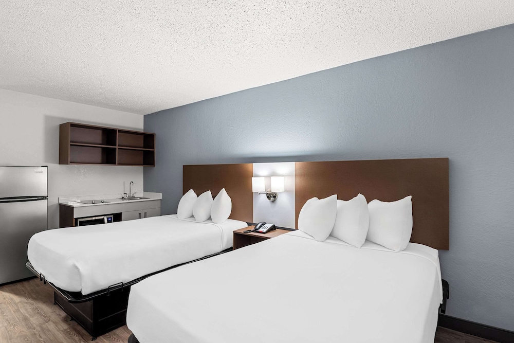 Room, 2 Double Beds, Non Smoking - Photo 4