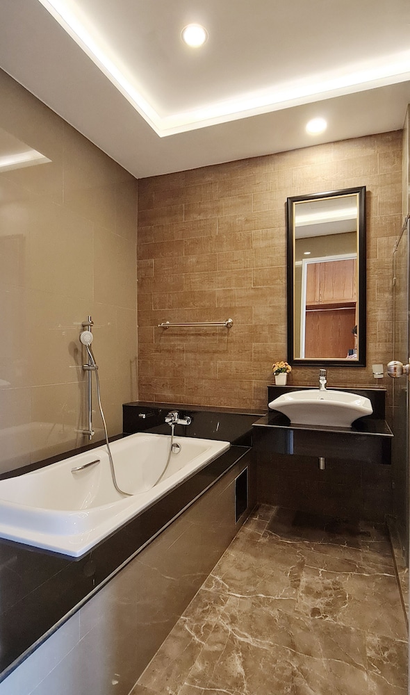 Superior King Room With Sofa Bed photo 2