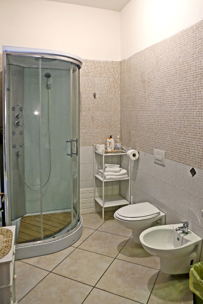 Comfort Double Room, Private Bathroom photo 3