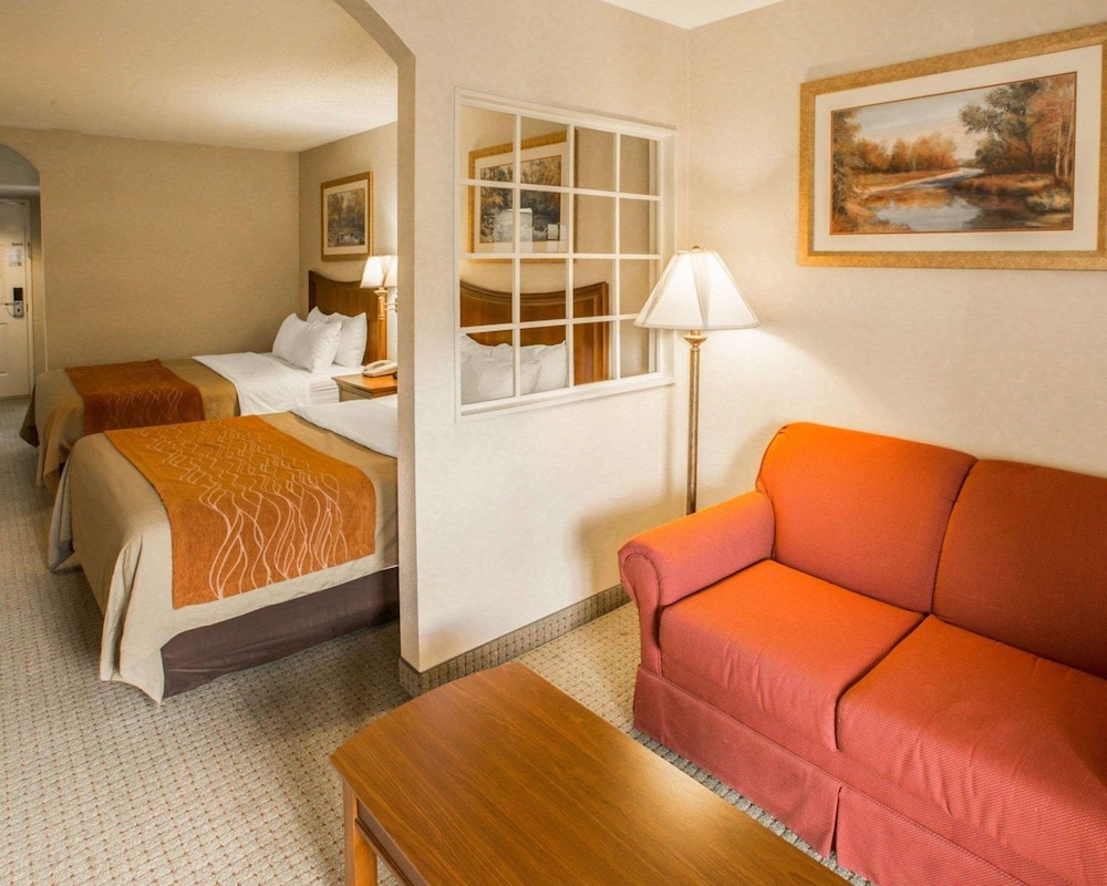 Standard Room, 2 Queen Beds, Smoking - Photo 4