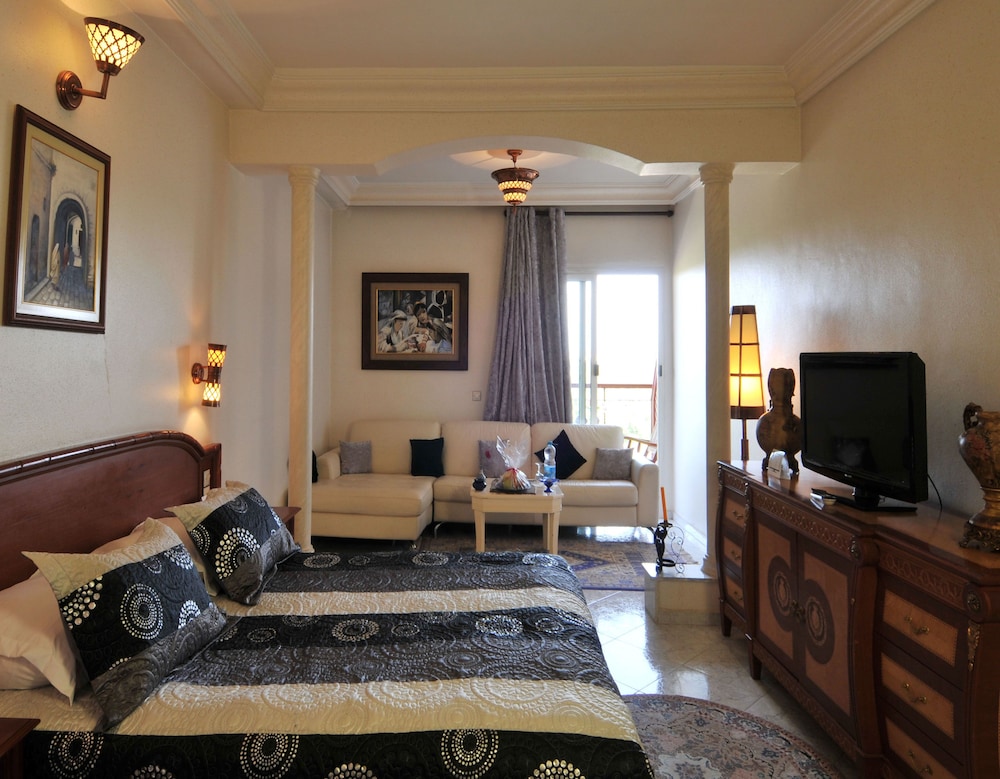 Luxury Single Room, 1 Twin Bed, Balcony, Garden View