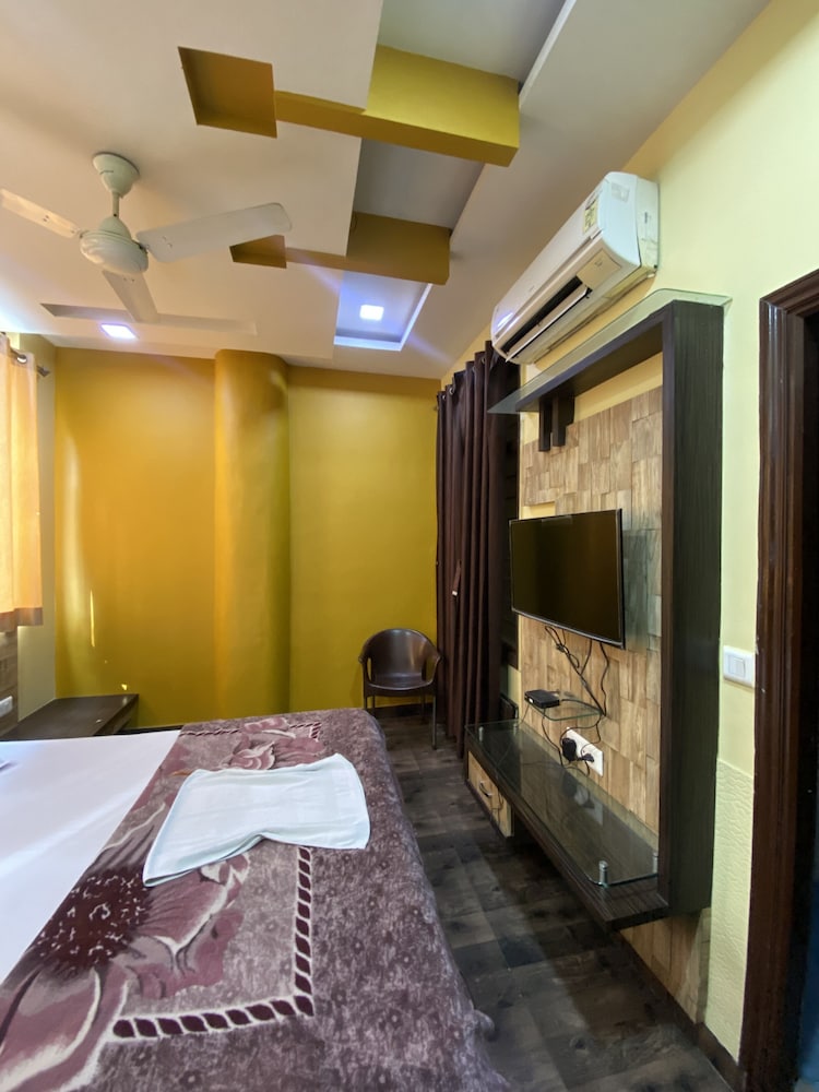 Deluxe Room - Photo 6