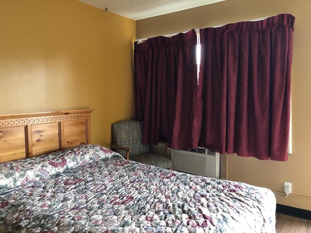 Room, 1 Queen Bed - Photo 7