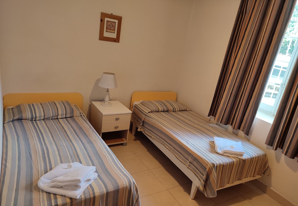 Twin Room in Shared Standard Apartment photo 2