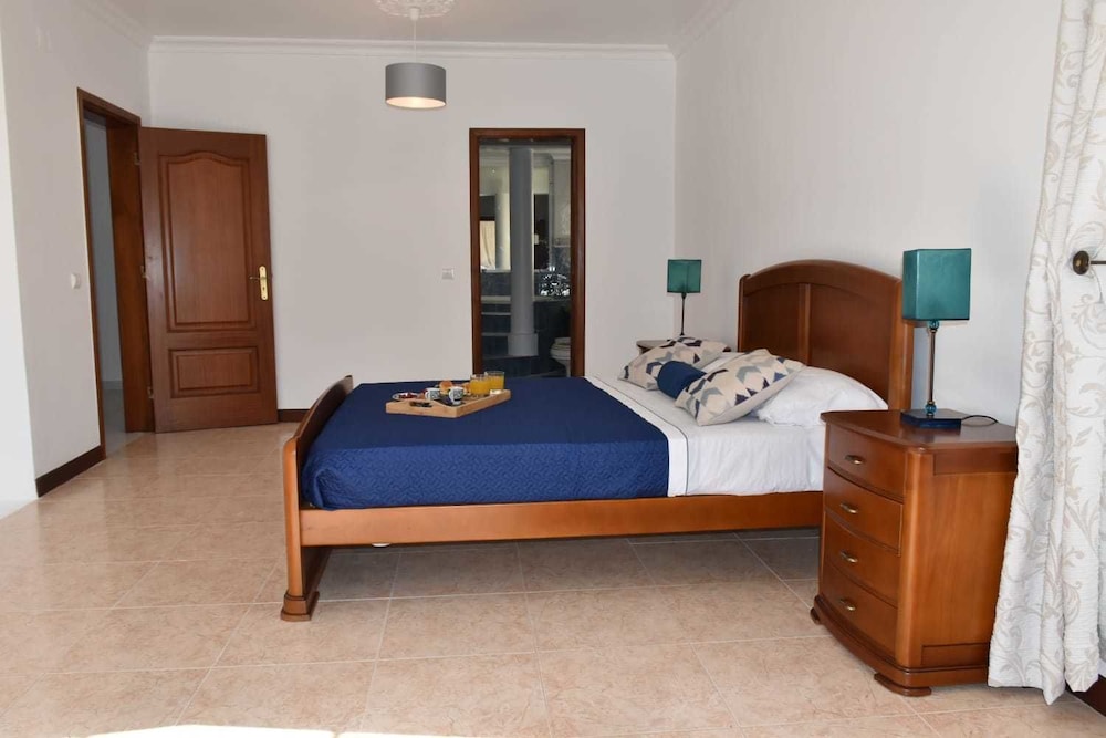 Villa, 4 Bedrooms photo 2