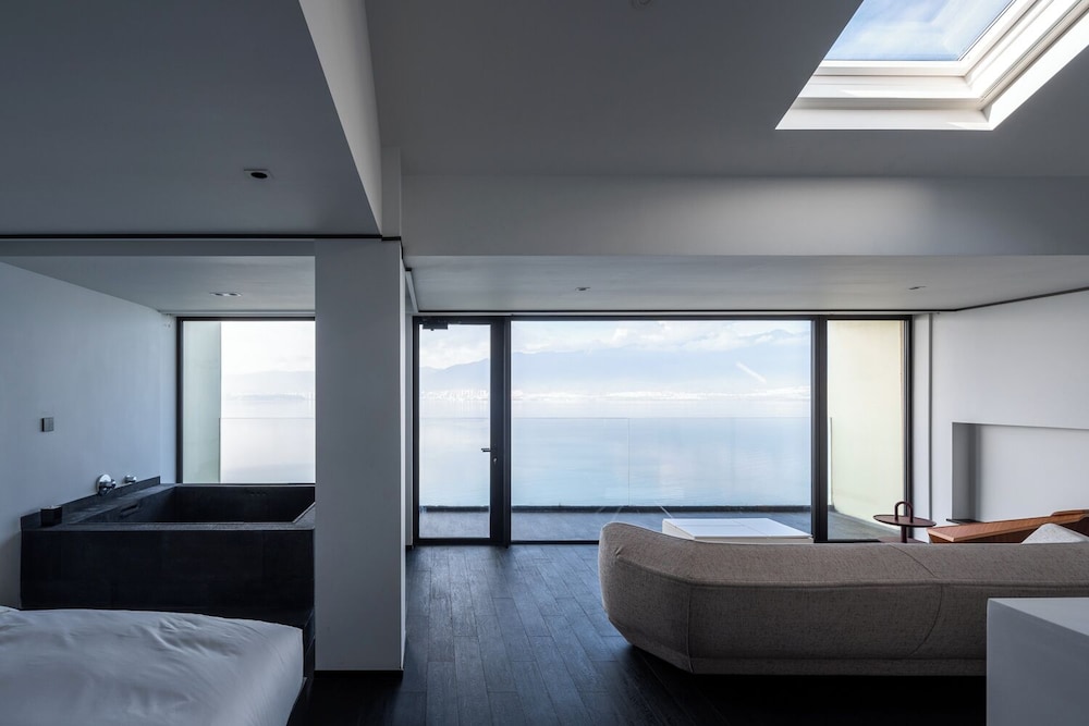 Deluxe Room, Private Bathroom, Ocean View photo 1