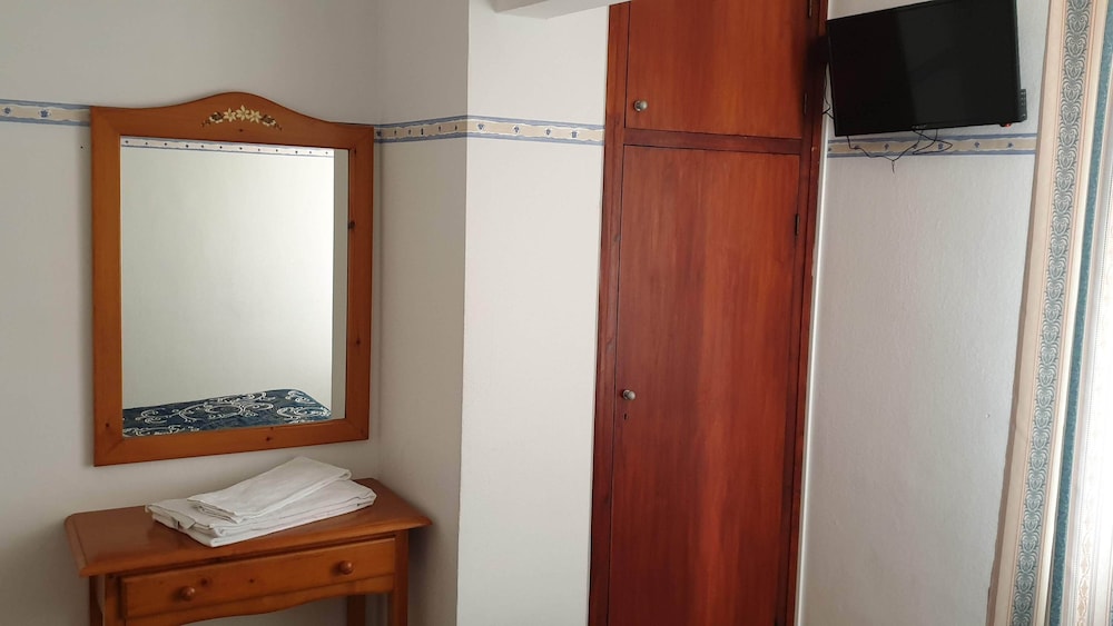 Standard Single Room, 1 Bedroom, Private Bathroom, Tower photo 2