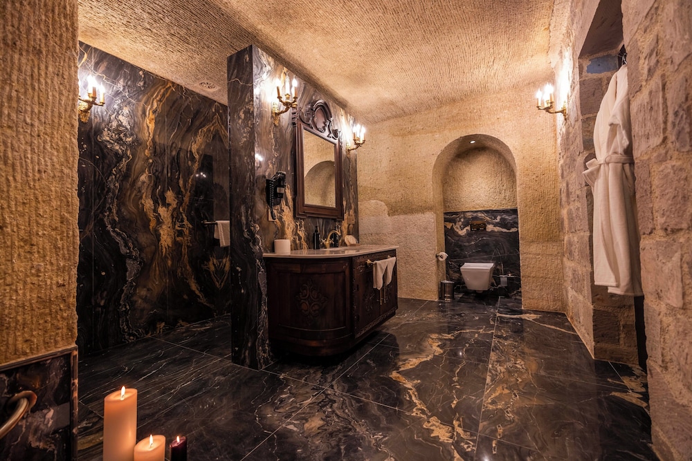 Deluxe Suite, 1 Double Bed (Cave, Turkish Bath) photo 3