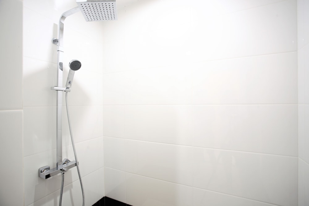 Pool Access Room - Photo 9