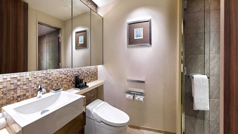 Superior Room, 1 Bedroom thumbnail 6