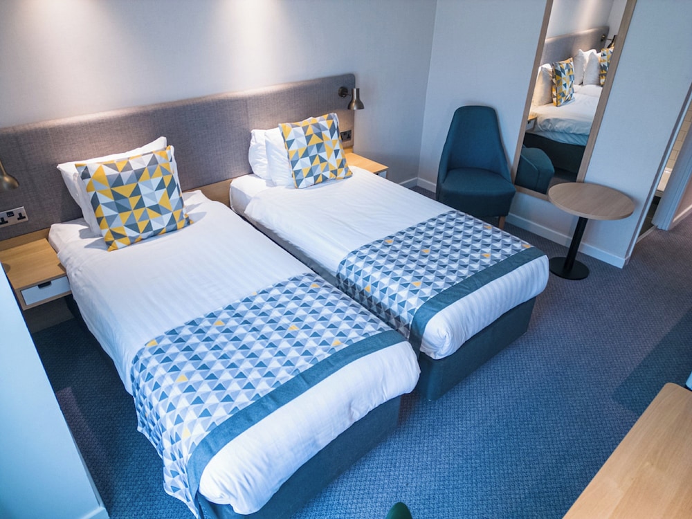 Standard Room, 2 Twin Beds - Photo 1