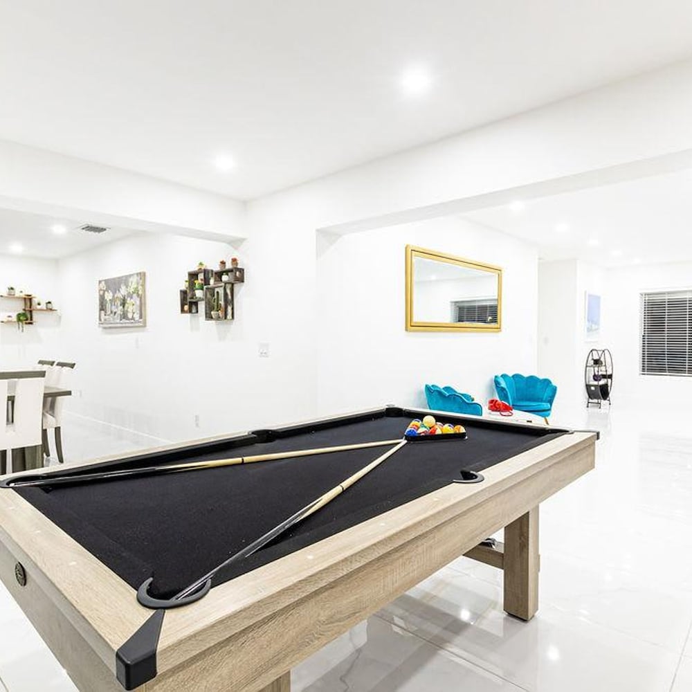 Fresh Luxe Villa w Heated Pool Grill Chill Spots, Billede 41