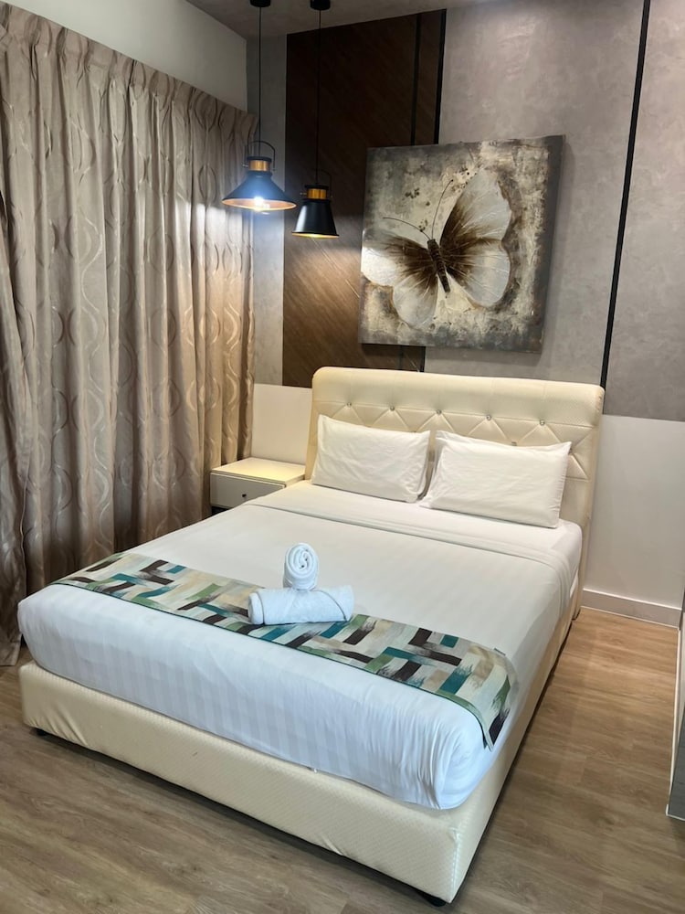 Apartment, 2 Bedrooms, Balcony, Garden View