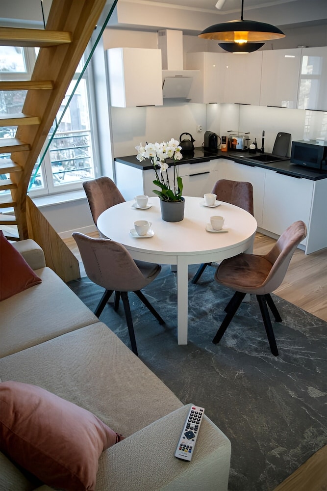 Exclusive Apartment, 2 Bedrooms, Kitchen, City View photo 2