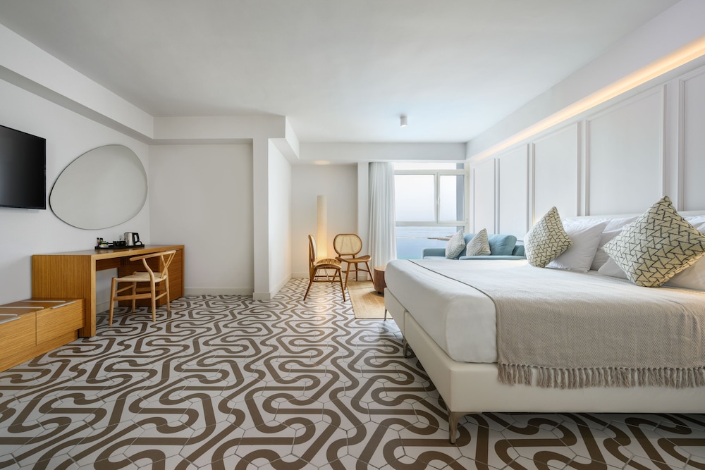 Family Suite, Sea View (Newly Renovated Dead Sea-View) photo 2