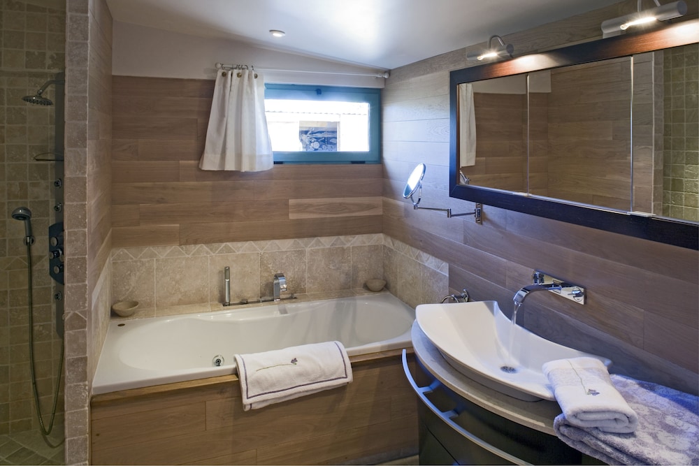 House, 1 bedroom with private Jacuzzi - SPA MAJOREL photo 2
