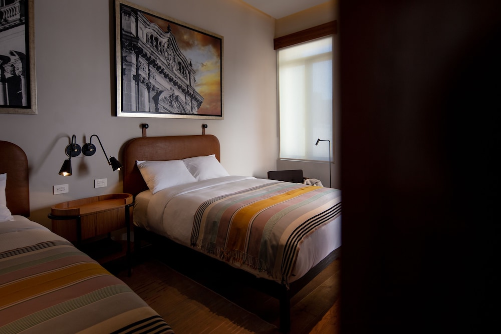 Deluxe Double Room, 2 Queen Beds photo 3