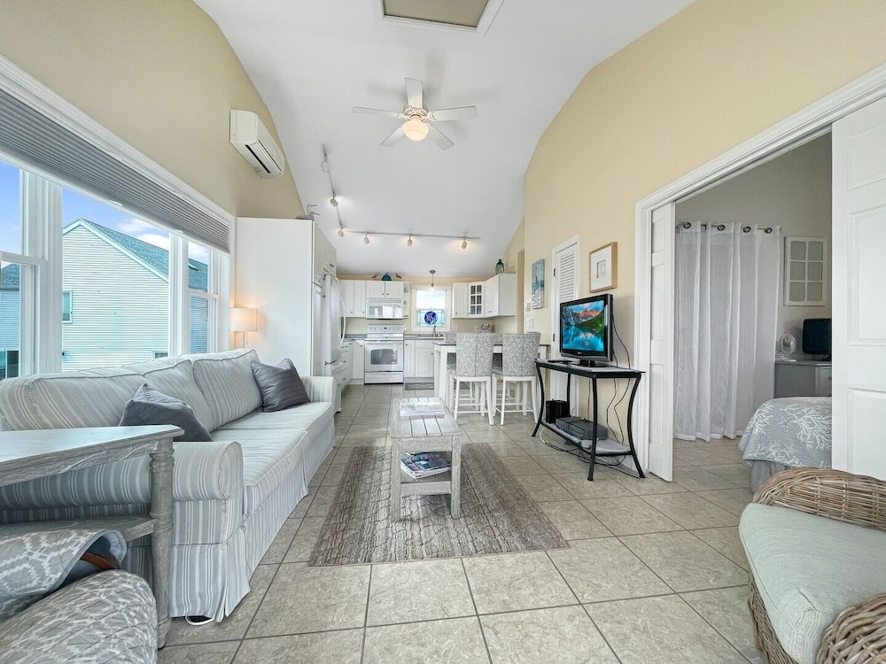 House, 2 Bedrooms photo 1