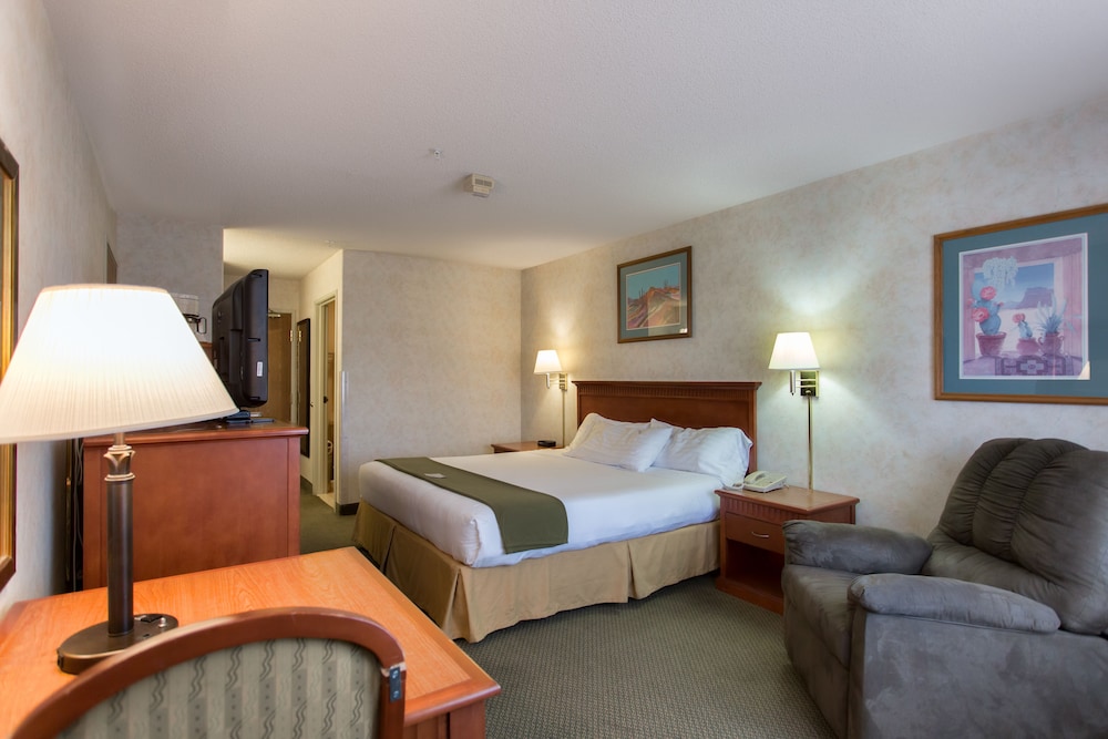 Room, 1 King Bed, Accessible - Photo 1