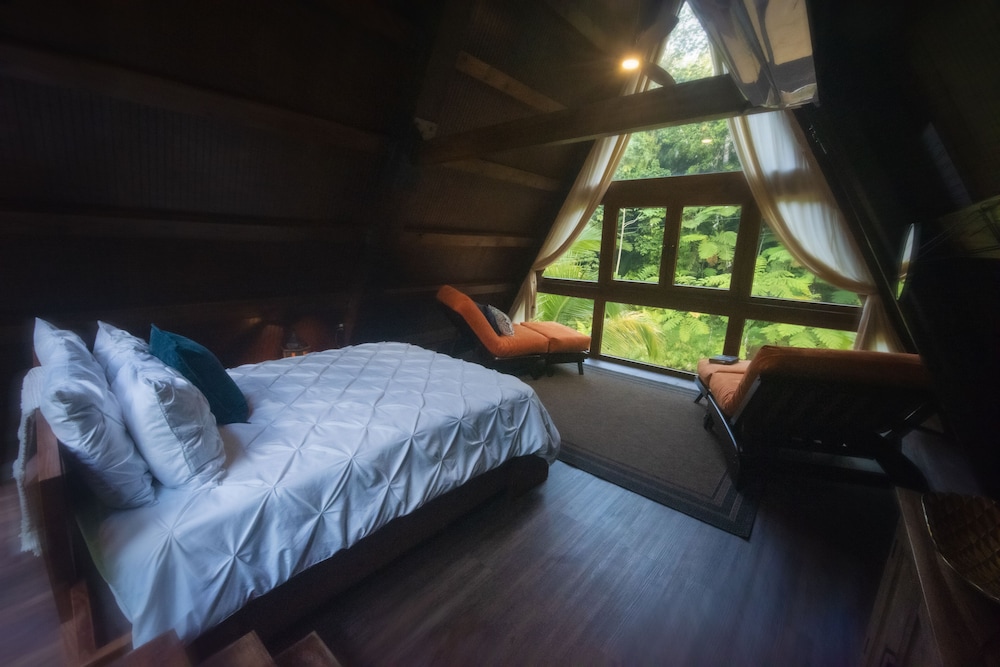 Traditional Suite, Multiple Beds, Garden View