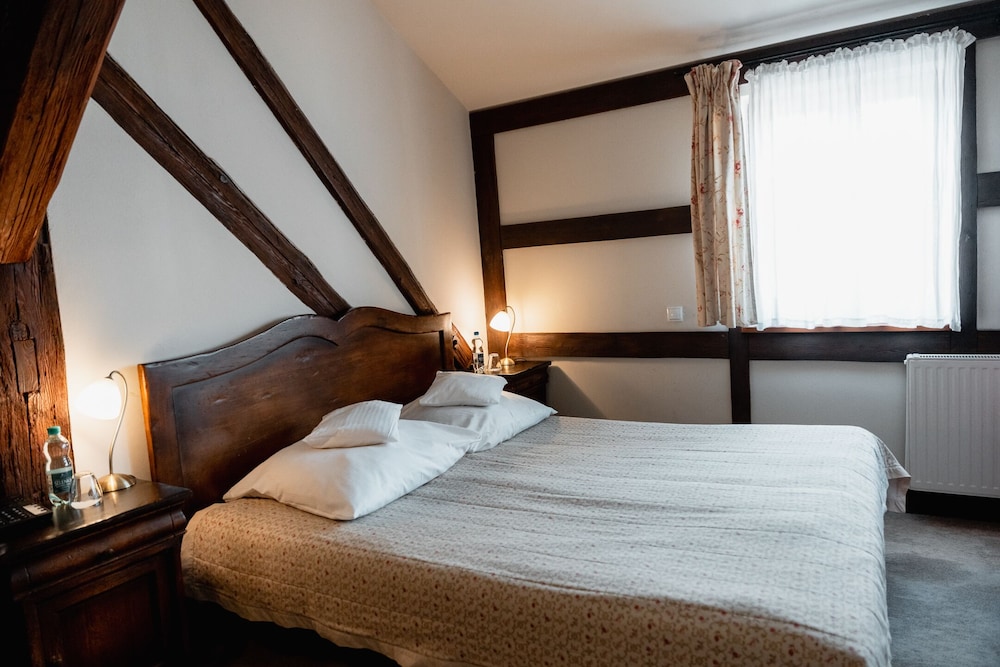 Standard Double or Twin Room - Photo 5