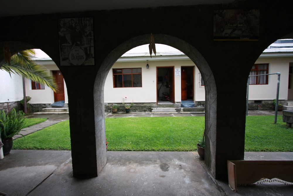 Economy Single Room, 1 Twin Bed, Ensuite, Garden View photo 2