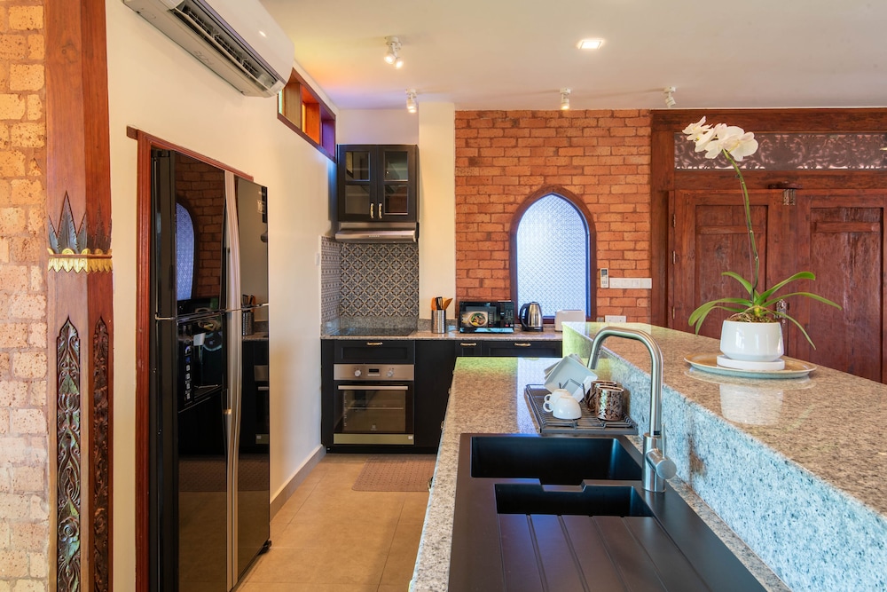 Royal Orchid Villa - Photo 6