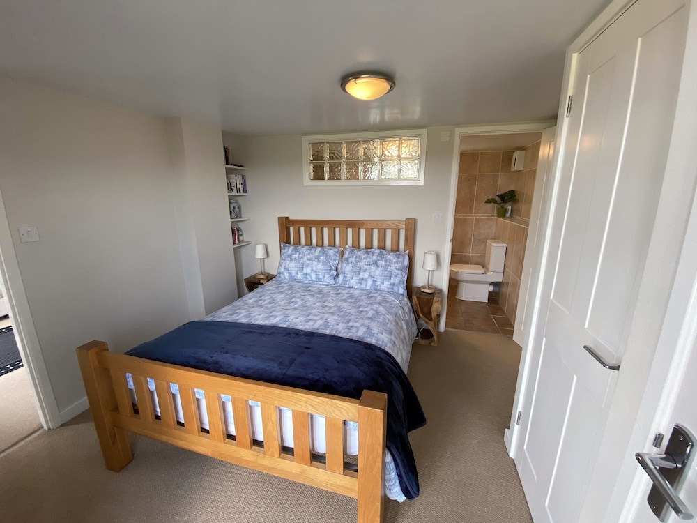Superior Apartment, 1 Double Bed with Sofa bed, Ensuite, Valley View (Beacon View) photo 1