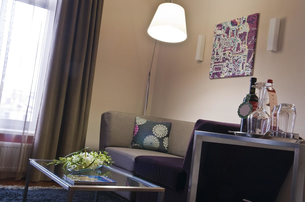 Deluxe Suite photo 2