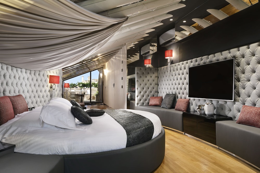 Presidential Suite, City View photo 2