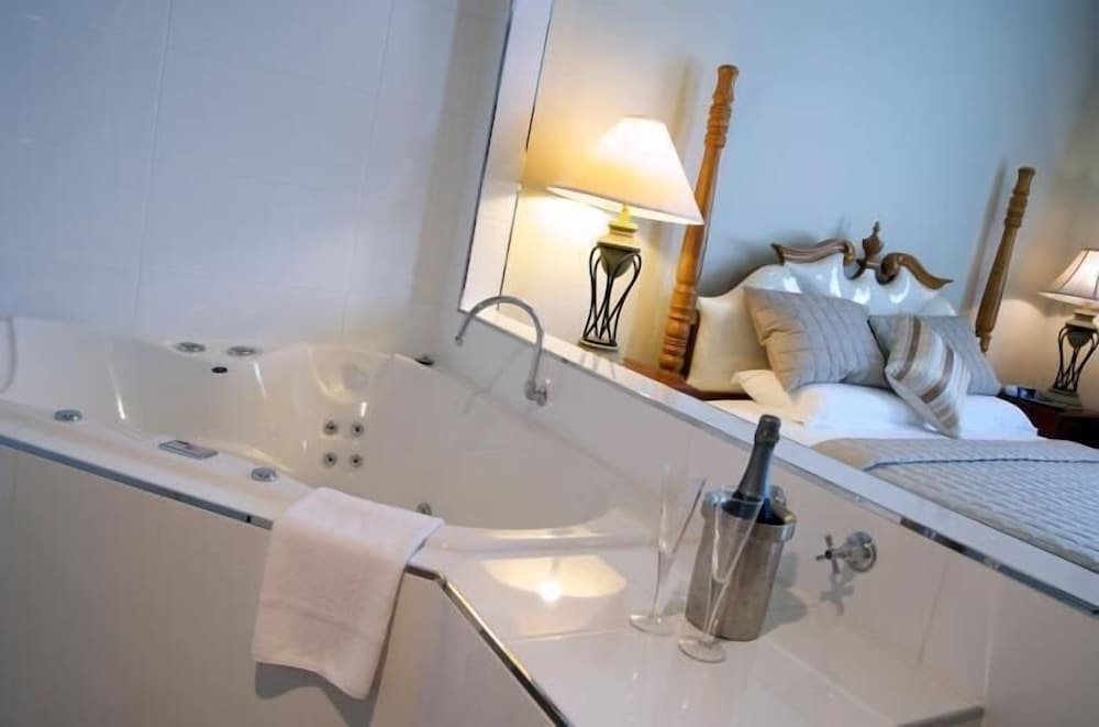 King Spa Suite photo 2