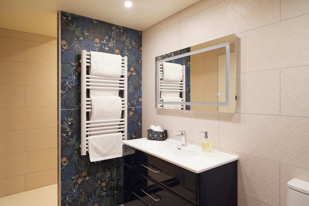Twin Room, Ensuite photo 2