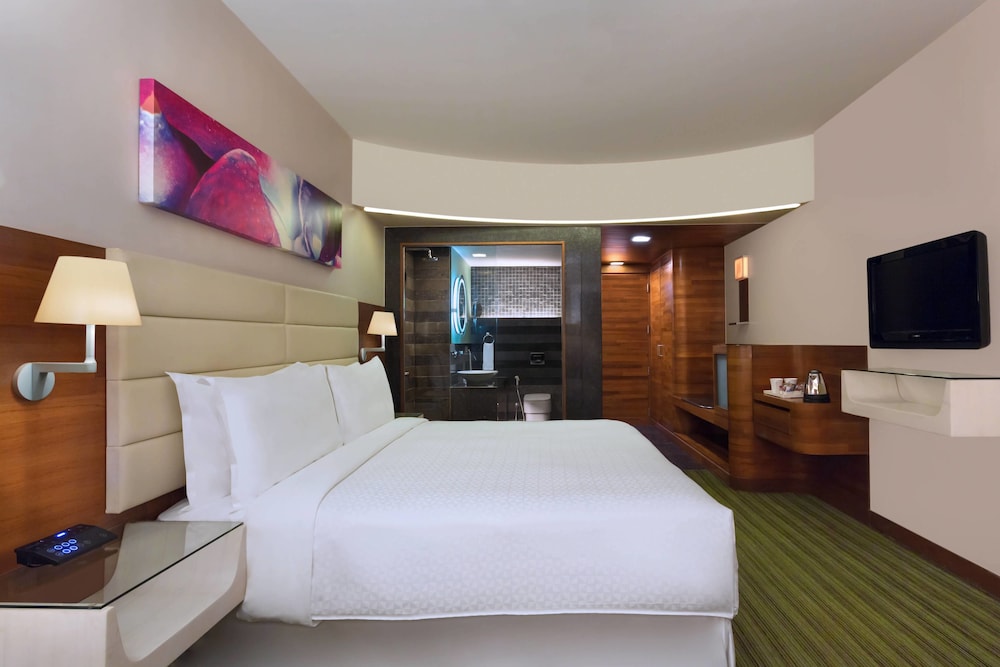 Room, 1 King Bed photo 2