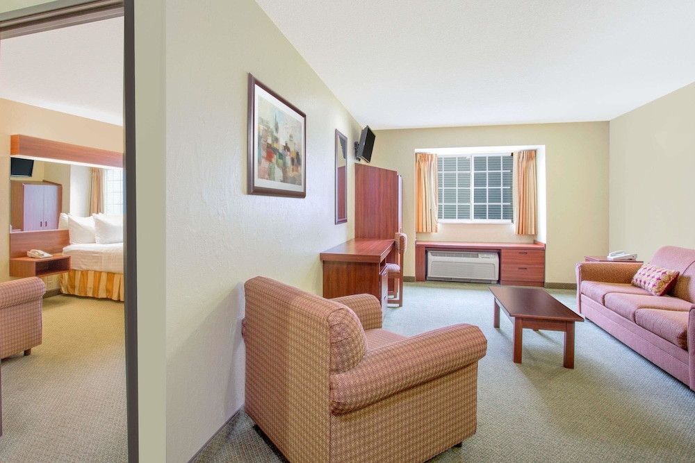 Suite, Accessible photo 1