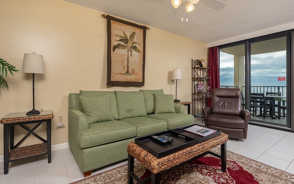 Condo, 1 Bedroom