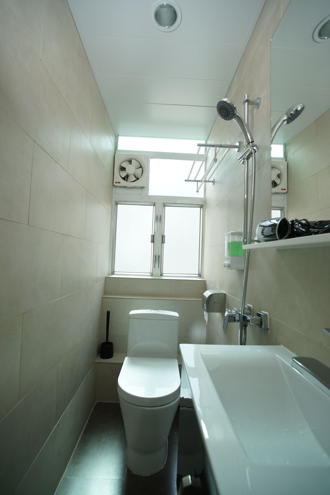 Single Room, Shared Bathroom photo 2