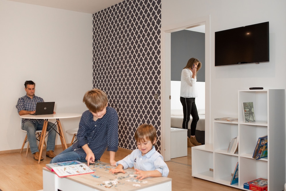 Family Room photo 3