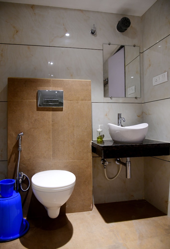 Deluxe Room - Photo 7