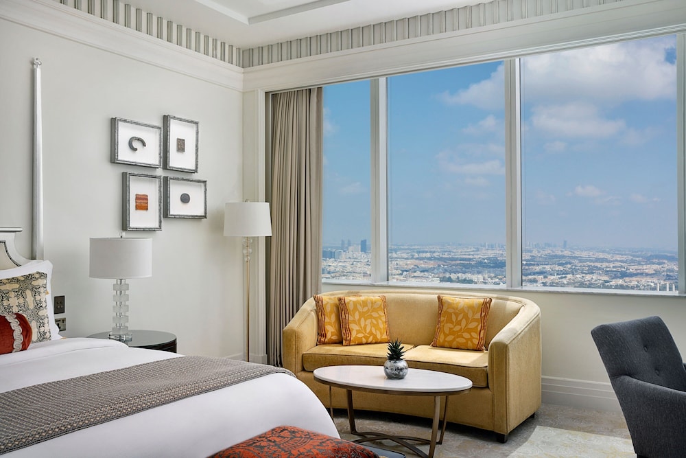 Superior Room, 1 King Bed, City View photo 2