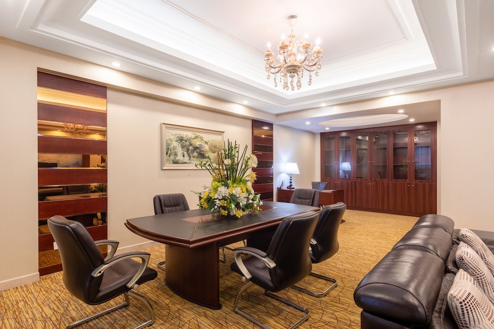 Business Suite, 1 King Bed