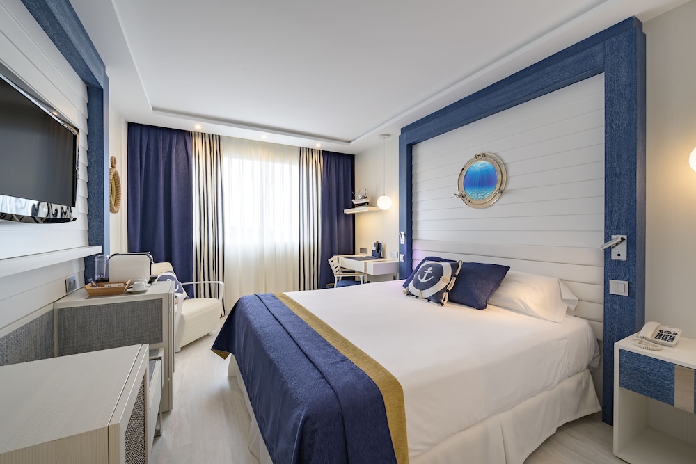 Deluxe Double Room - Photo 1