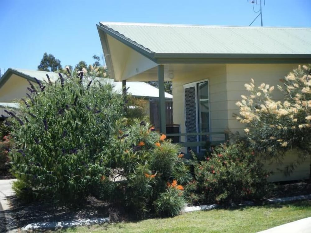 Standard Suite, 1 Bedroom, Non Smoking, Kitchenette (Cabin) photo 2