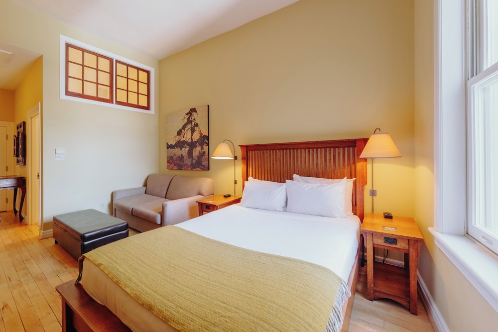 Deluxe Room, 1 Queen Bed with Sofa bed photo 1
