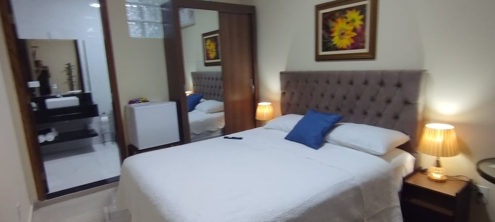 Premium Studio Suite, 1 Queen Bed, Air conditioning, Garden View